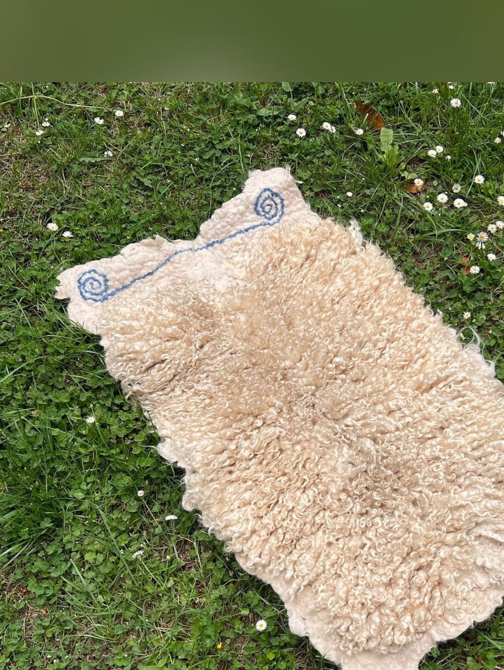 Yama Craft Handcrafted Cream Curly Sheepskin Accent Rug